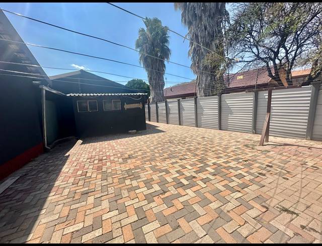 14 BEDROOM HOUSE FOR SALE IN IVY PARK